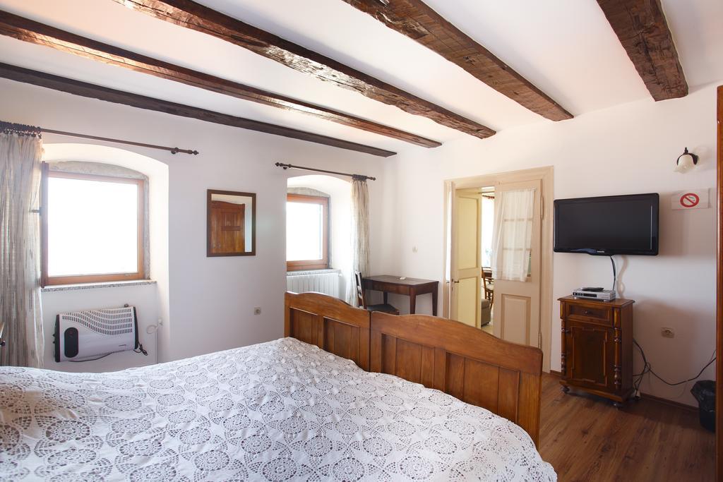 Apartments Villa Kastav In Old Town Center With Sea View And Parking חדר תמונה