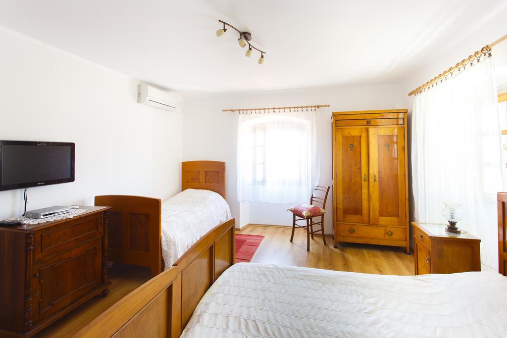 Apartments Villa Kastav In Old Town Center With Sea View And Parking חדר תמונה